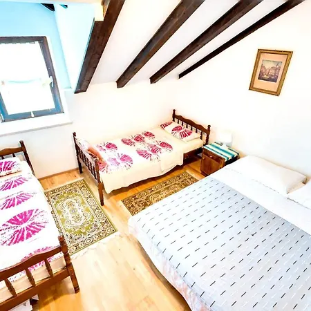 Cosy With Sea View In - 50 Sqm + Terrace Apartment Zlarin