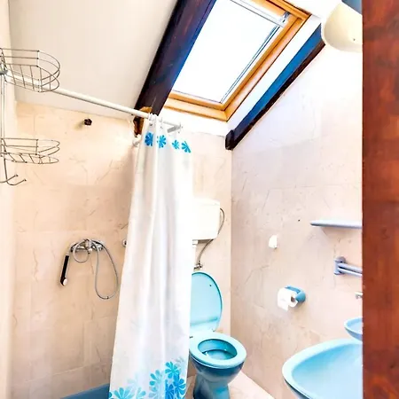 Apartman Cosy With Sea View In - 50 Sqm + Terrace Zlarin