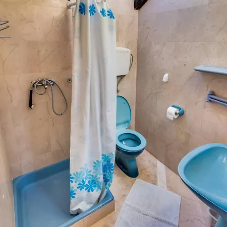 Cosy With Sea View In - 50 Sqm + Terrace Zlarin