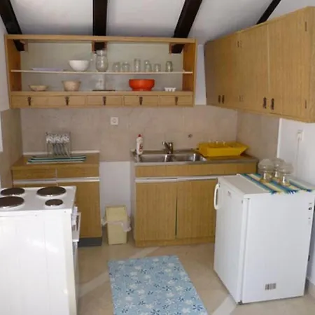 Cosy With Sea View In - 50 Sqm + Terrace Appartement Zlarin
