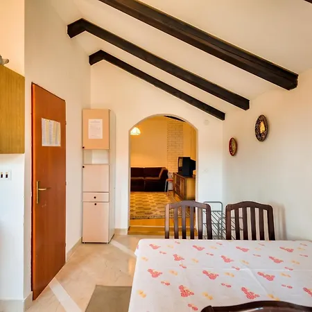 Cosy With Sea View In - 50 Sqm + Terrace Zlarin