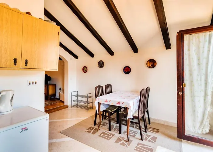 Cosy With Sea View In - 50 Sqm + Terrace Zlarin